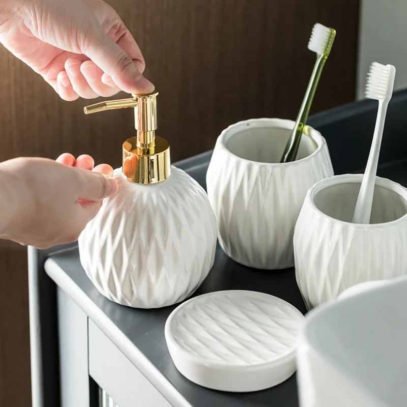 Perlengkapan Kamar Mandi Keram - Luxury Skincare Collection ulasan dan harga